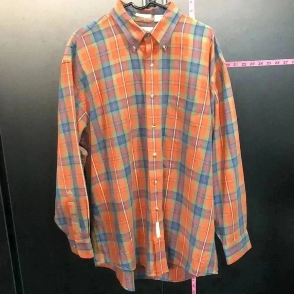 Savane No Wrinkles Plaid,chest pocket,long sleeve button down, soft wash - Picture 1 of 8